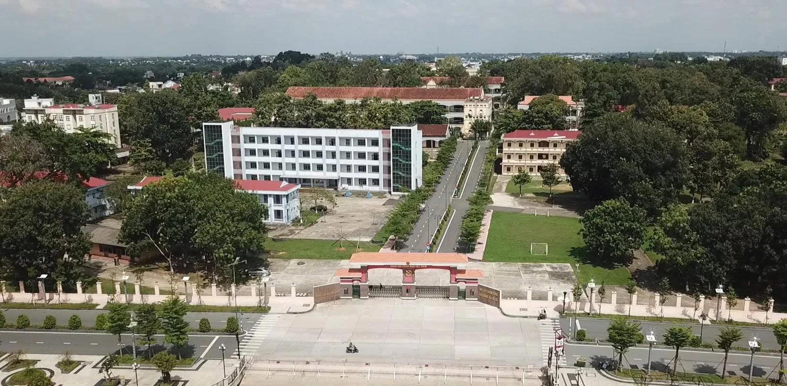 Toàn cảnh doanh trại Trường Sĩ quan Công binh